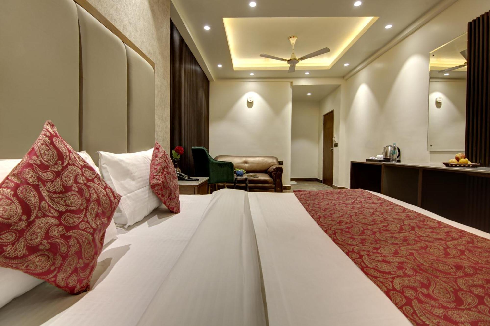 Hotel Kashish Plaza - 5 Mins From Metro Station دلهي المظهر الخارجي الصورة