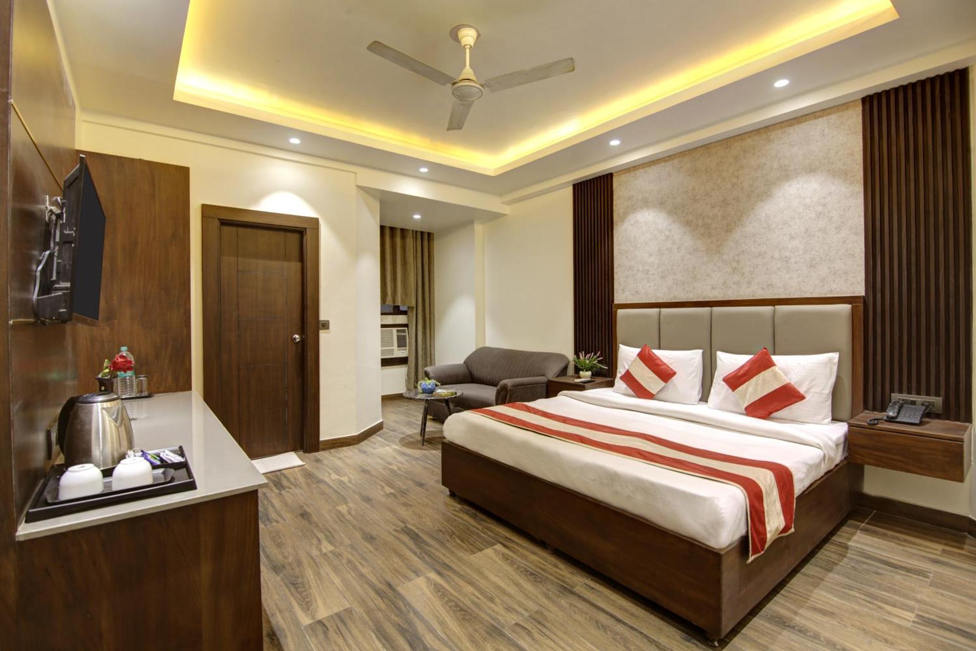 Hotel Kashish Plaza - 5 Mins From Metro Station دلهي المظهر الخارجي الصورة