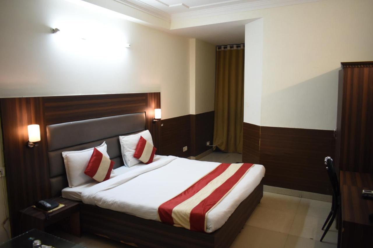 Hotel Kashish Plaza - 5 Mins From Metro Station دلهي المظهر الخارجي الصورة