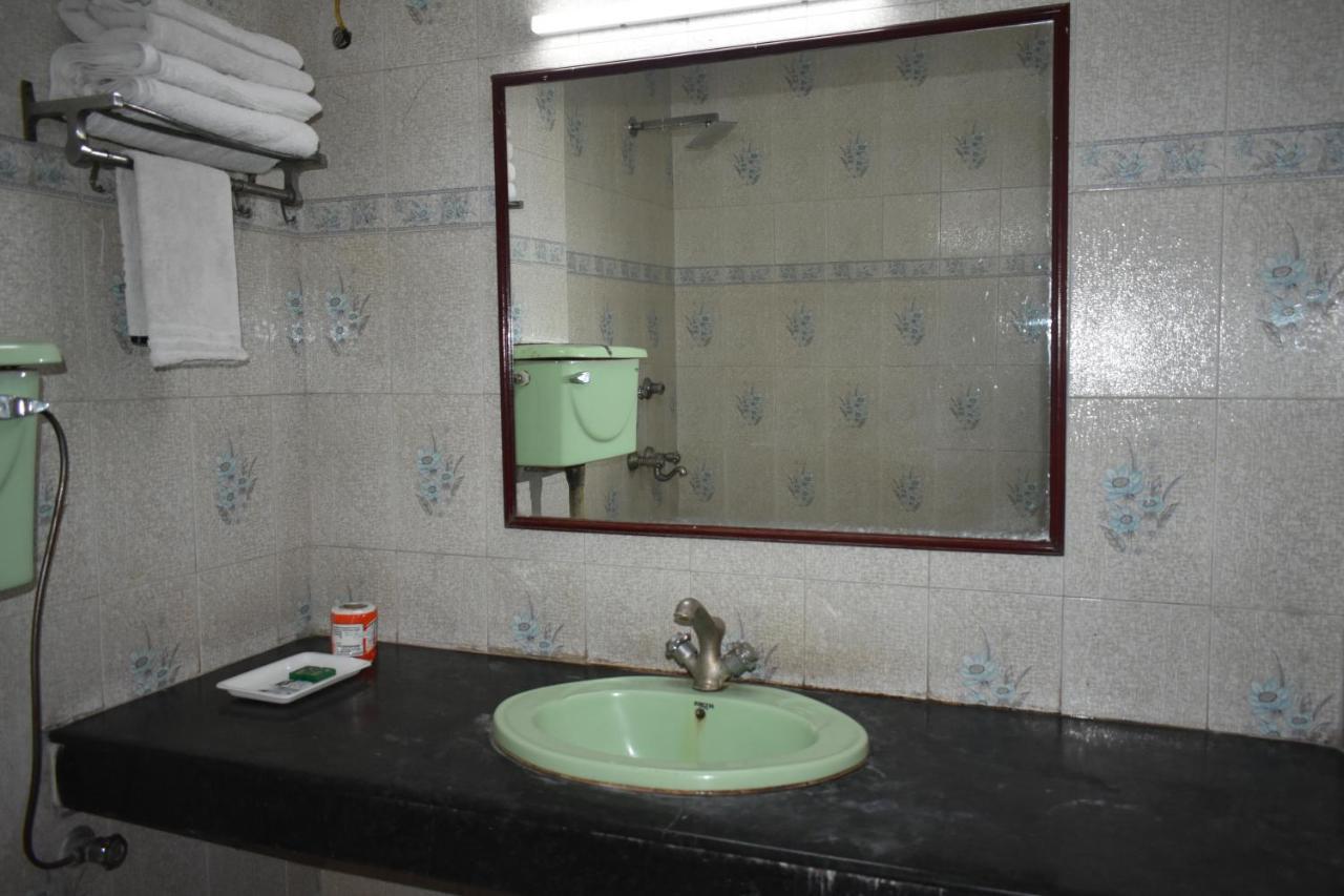 Hotel Kashish Plaza - 5 Mins From Metro Station دلهي المظهر الخارجي الصورة